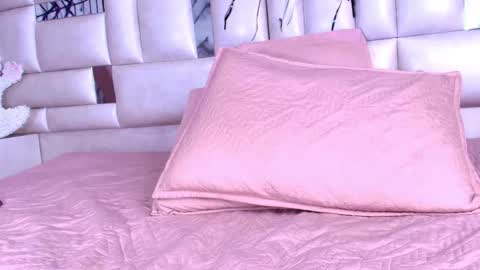 Emma online show from October 2025 03:06:02 AM