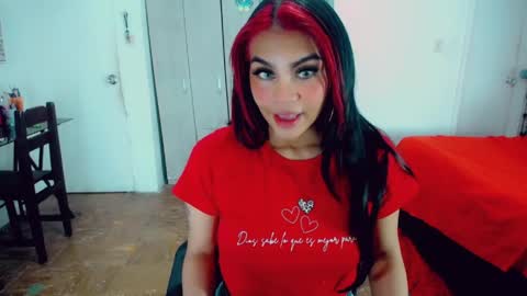 Snapshot of emma_diva chatting on June 2026 11:17:01 PM emma online show from June 2026 11:17:01 PM
