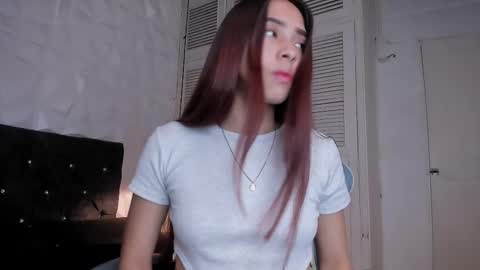 Snapshot of emma_dl2 chatting on March 2025 05:39:02 PM emma_dl2 online show from March 2025 05:39:02 PM