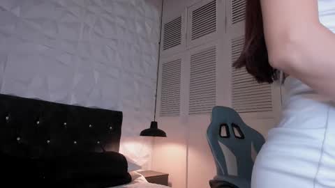 Snapshot of emma_dl2 chatting on March 2025 05:28:02 PM emma_dl2 online show from March 2025 05:28:02 PM