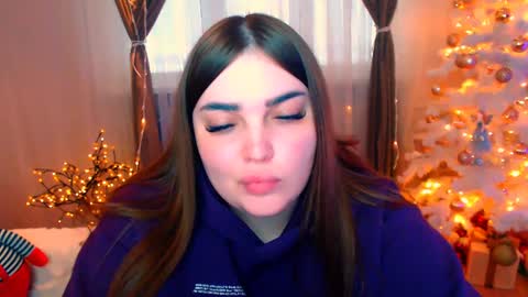 Snapshot of emma_dorn chatting on December 2024 12:29:02 PM Eva online show from December 2024 12:29:02 PM