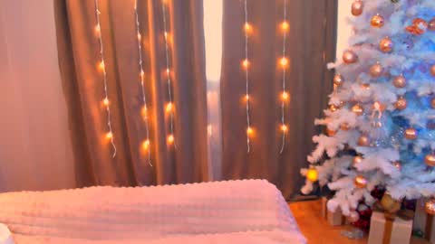 Snapshot of emma_dorn chatting on December 2024 08:02:01 AM Eva online show from December 2024 08:02:01 AM