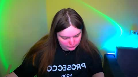 Snapshot of emma_dorn chatting on September 2025 01:24:01 PM Eva online show from September 2025 01:24:01 PM