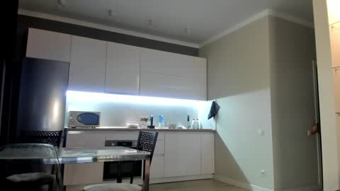 Emma online show from December 2024 10:45:02 AM