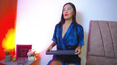 Emma Glow online show from June 2026 05:49:02 PM