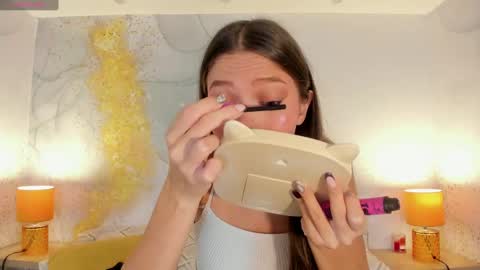 Snapshot of emma_jhoons chatting on November 2025 11:10:01 AM emma_jhoons online show from November 2025 11:10:01 AM