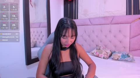 Snapshot of emma_lorense chatting on February 2025 07:10:01 PM Emma online show from February 2025 07:10:01 PM