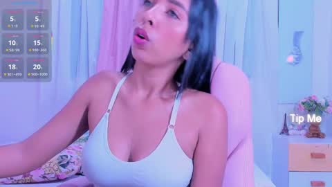 Snapshot of emma_lorense chatting on February 2025 08:54:02 PM Emma online show from February 2025 08:54:02 PM