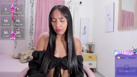Snapshot of emma_lorense chatting on March 2025 07:06:02 PM Emma online show from March 2025 07:06:02 PM