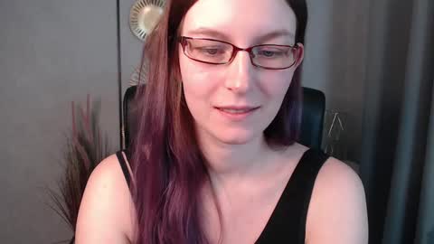 emma online show from December 2024 07:03:02 PM