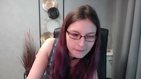 emma online show from December 2024 05:42:02 PM