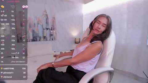 Snapshot of emma_mendoza chatting on December 2024 03:28:02 PM Emma online show from December 2024 03:28:02 PM