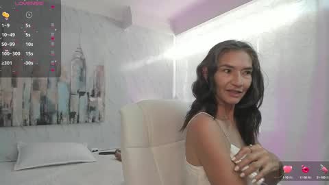 Snapshot of emma_mendoza chatting on January 2025 12:06:02 PM Emma online show from January 2025 12:06:02 PM