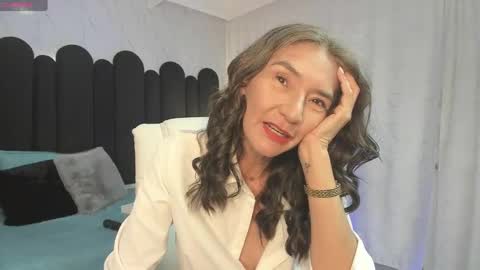 Snapshot of emma_mendoza chatting on February 2025 06:24:01 PM Emma online show from February 2025 06:24:01 PM