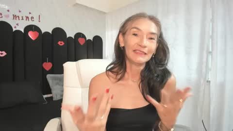 Snapshot of emma_mendoza chatting on February 2025 03:16:01 PM Emma online show from February 2025 03:16:01 PM