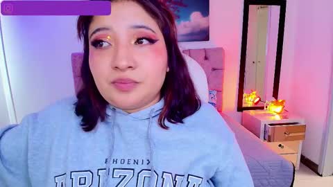 Emma Monserratt online show from September 2025 07:37:02 PM