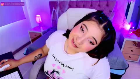 Emma Monserratt online show from October 2025 07:47:02 PM