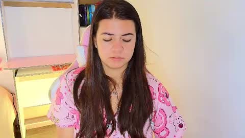 Snapshot of emma_naa chatting on July 2026 11:04:02 AM Emma online show from July 2026 11:04:02 AM