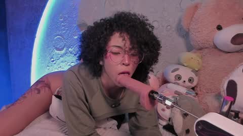     online show from January 2025 01:09:01 PM