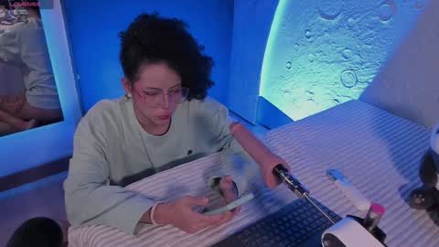     online show from February 2025 10:04:01 AM