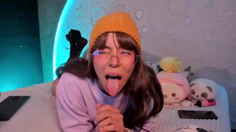     online show from March 2025 01:07:01 PM