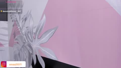 Snapshot of emma_petite4u chatting on February 2025 12:49:01 AM Emma online show from February 2025 12:49:01 AM