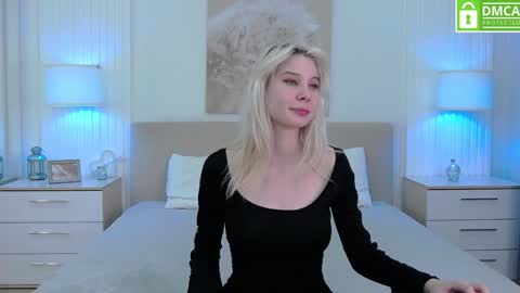 Snapshot of emma_plux chatting on December 2024 10:38:02 AM Emma online show from December 2024 10:38:02 AM