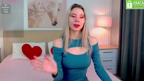 Snapshot of emma_plux chatting on February 2025 04:14:02 AM Emma online show from February 2025 04:14:02 AM