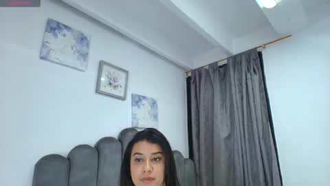 Snapshot of emma_saenz01 chatting on May 2026 01:54:02 AM emma_saenz01 online show from May 2026 01:54:02 AM