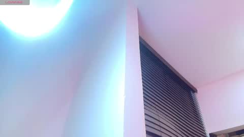 Emma Smith online show from April 2026 07:18:02 PM