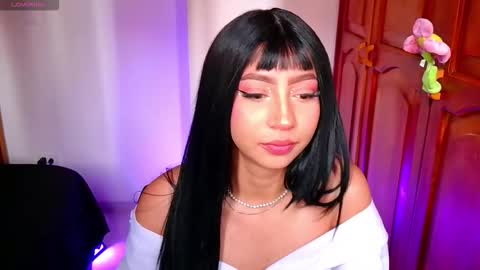 Emma web online show from October 2025 03:13:02 PM