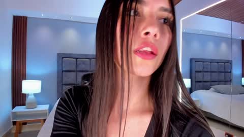 Snapshot of emmaa_robertts chatting on December 2024 05:29:02 PM Emma Everyday From 0530 to 1430 Col Time online show from December 2024 05:29:02 PM