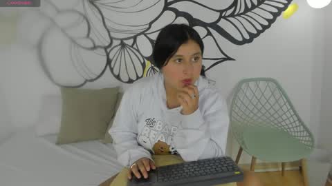  Emma  online show from April 2026 07:54:01 PM