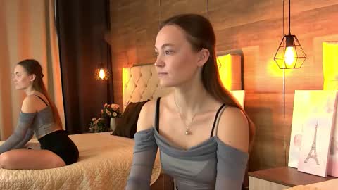 EmmaCamm online show from November 2025 09:29:01 AM