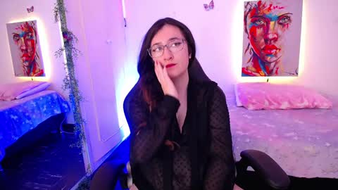Emma Claire online show from September 2025 10:09:01 PM