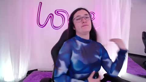 Emma Claire online show from September 2025 09:16:02 PM