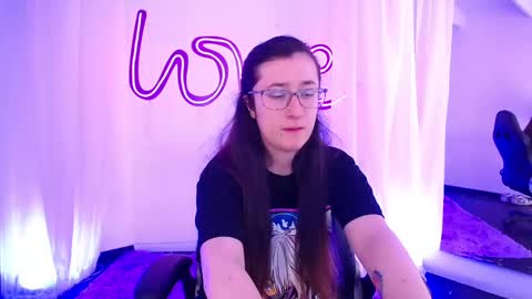 Emma Claire online show from September 2025 10:12:01 PM