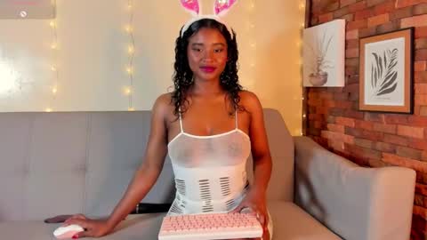 Snapshot of emmaconneer chatting on December 2024 03:13:02 AM Emma online show from December 2024 03:13:02 AM