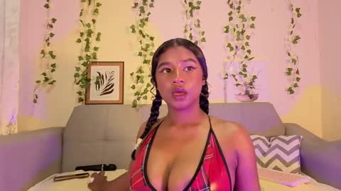 Snapshot of emmaconneer chatting on October 2025 01:37:01 AM Emma online show from October 2025 01:37:01 AM