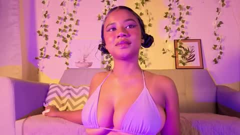 Snapshot of emmaconneer chatting on October 2025 01:35:01 AM Emma online show from October 2025 01:35:01 AM