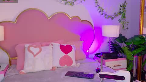 Welcome Im yosein  Your love is my passion activate it with your tips and enjoy with me online show from December 2025 09:45:01 PM