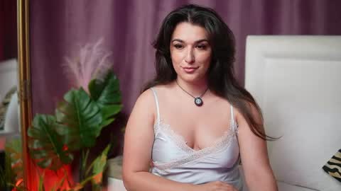 Snapshot of emmadallas chatting on May 2026 06:49:01 PM Emma online show from May 2026 06:49:01 PM