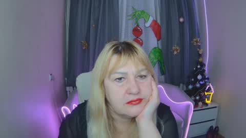 emmaellison924117 online show from December 2025 07:03:01 AM