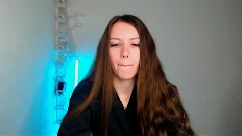 emmaishier online show from October 2025 05:40:02 PM