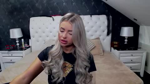 Emma Mavis online show from March 2026 10:37:01 AM