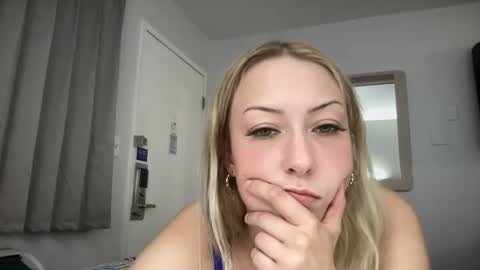 emmaraee online show from June 2026 06:26:01 AM