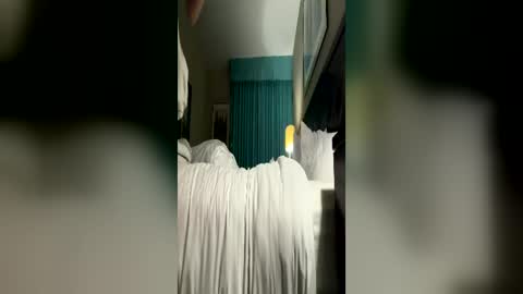 emmaraee online show from June 2026 06:59:02 AM