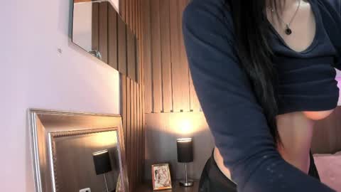 Emma online show from April 2026 08:13:02 PM