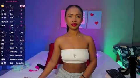 Snapshot of emmasmith06 chatting on September 2025 05:34:02 PM Emma online show from September 2025 05:34:02 PM