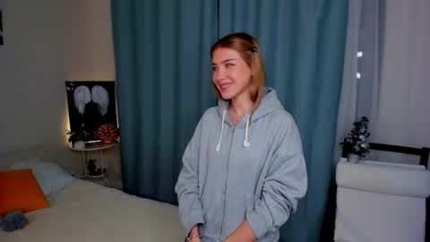 Emma  online show from January 2026 09:31:01 PM